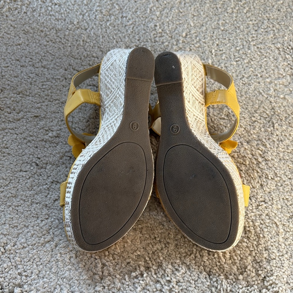 Avon fashion Wedge Sandals and Handbag - Picture 9 of 17